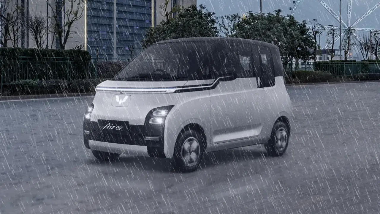 Mengemudikan Mobil Listrik di Tengah Hujan Petir, Aman? | Berita